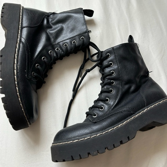 Sincerely Jules Black Moto Boots - Picture 2 of 6